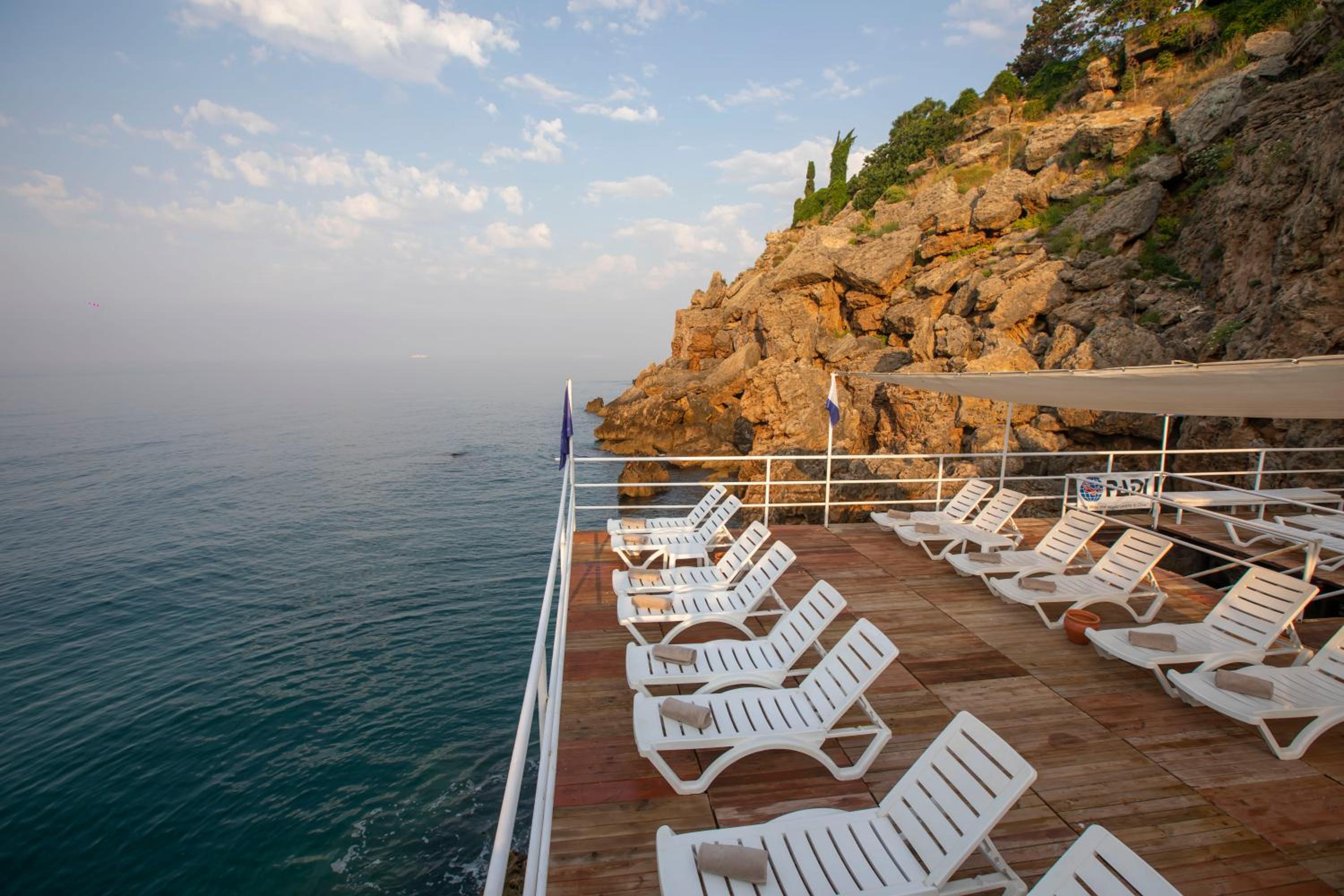 Falcon Otel - Image 18