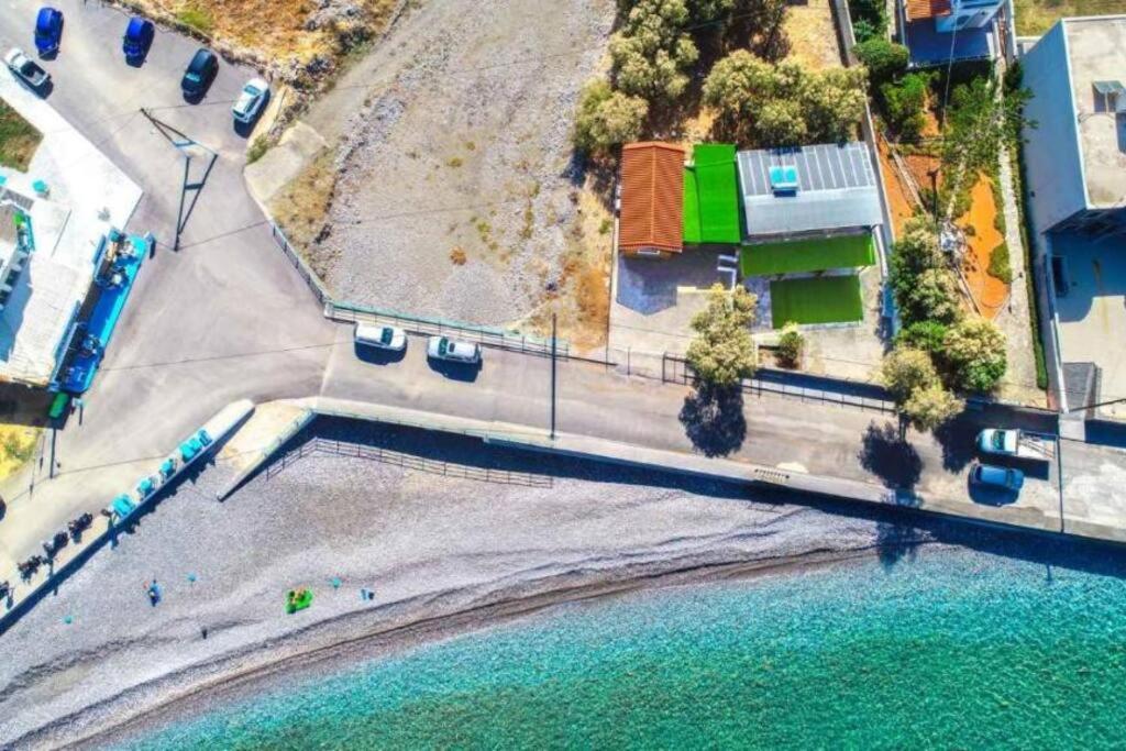 TerraZeus - Stone House Beachfront 2