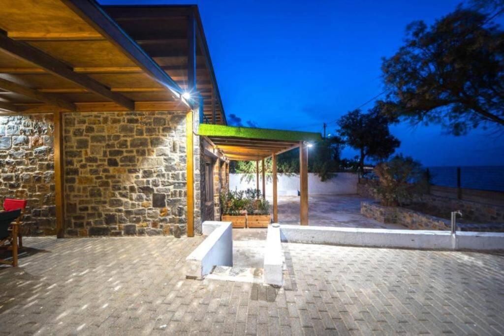 TerraZeus - Stone House Beachfront 2