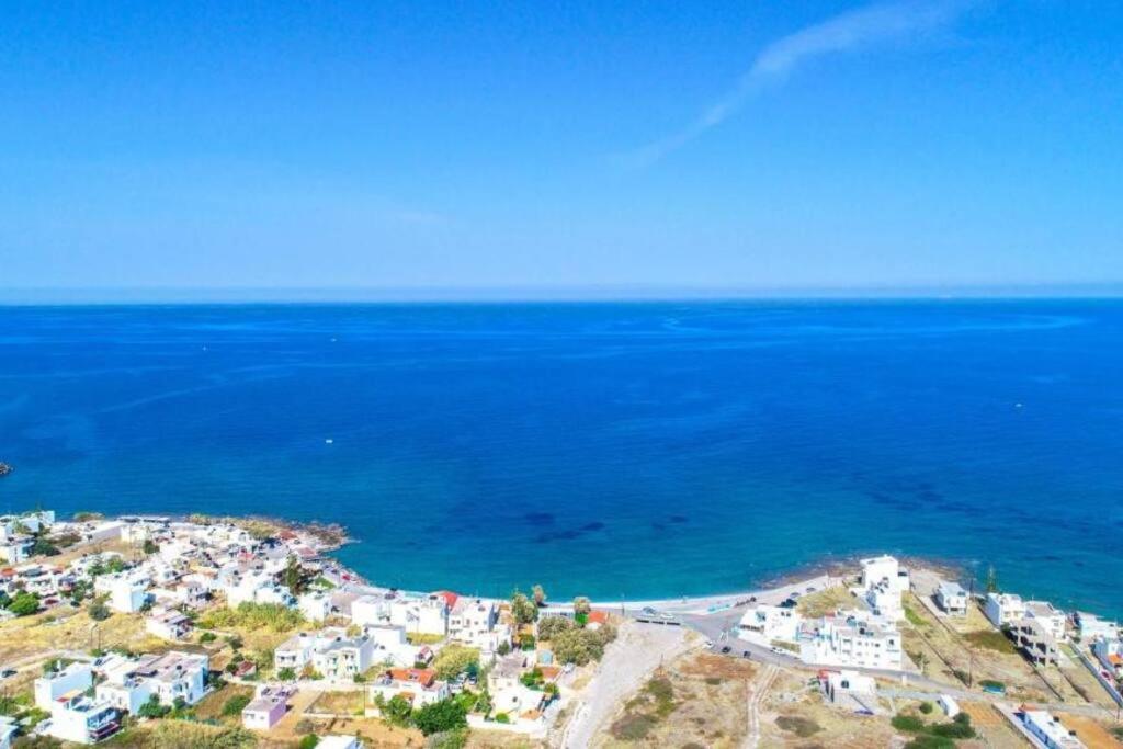 TerraZeus - Stone House Beachfront 2