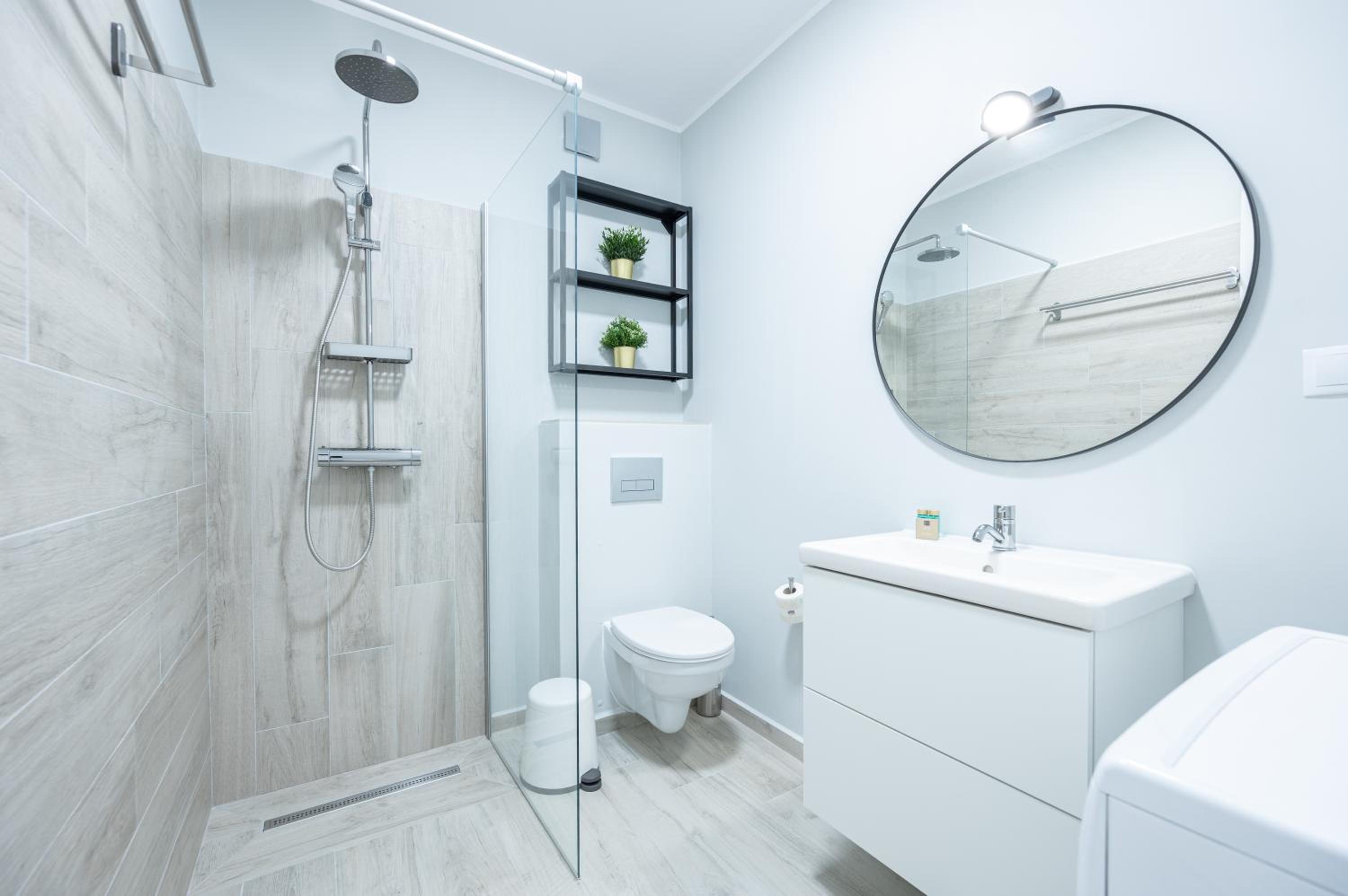 Ceyrat Flat en Oradea — bathroom