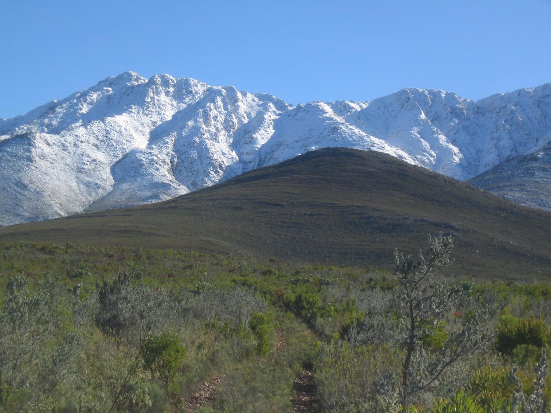Joel's Off Grid Cottage in the Klein Karoo view 5