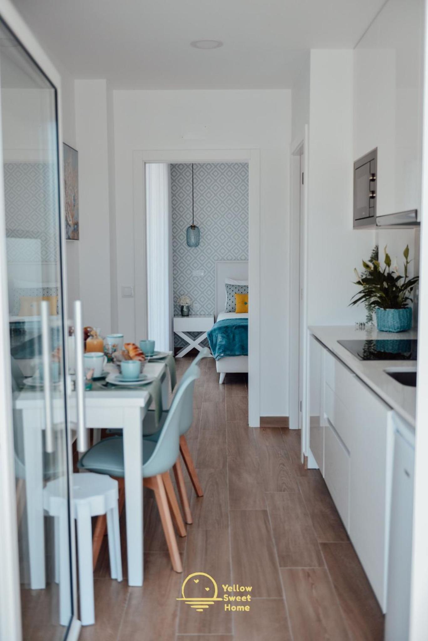 Yellow Sweet Home - Maria, Beatriz e Marbia