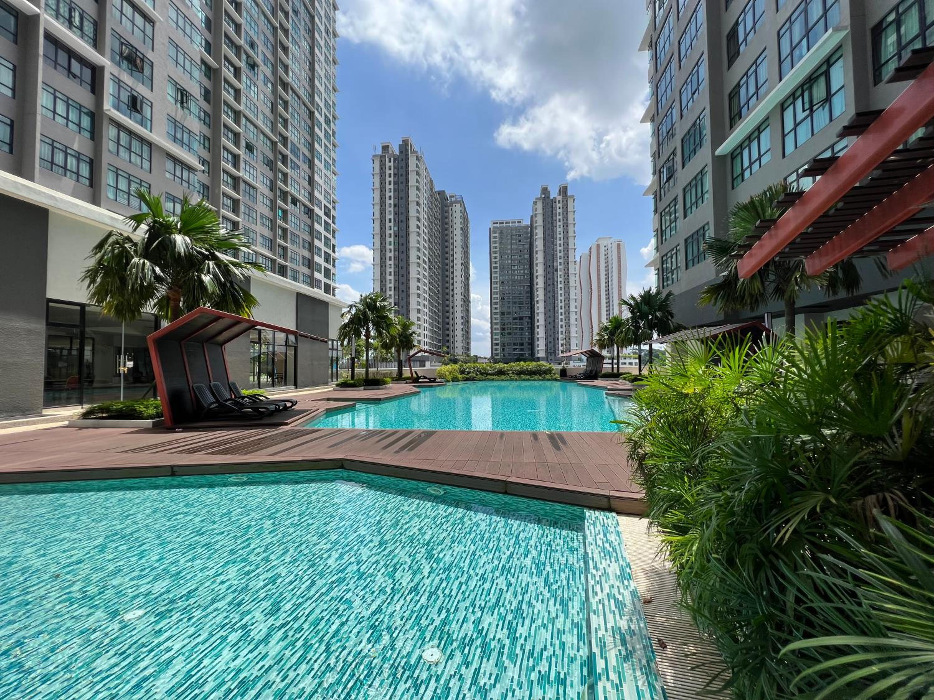 Luxurious Rustic Suite Conezion Botanical Garden IOI City Mall Putrajaya 5 plus 1 Paxs 3 Rooms 2 Baths photo 4