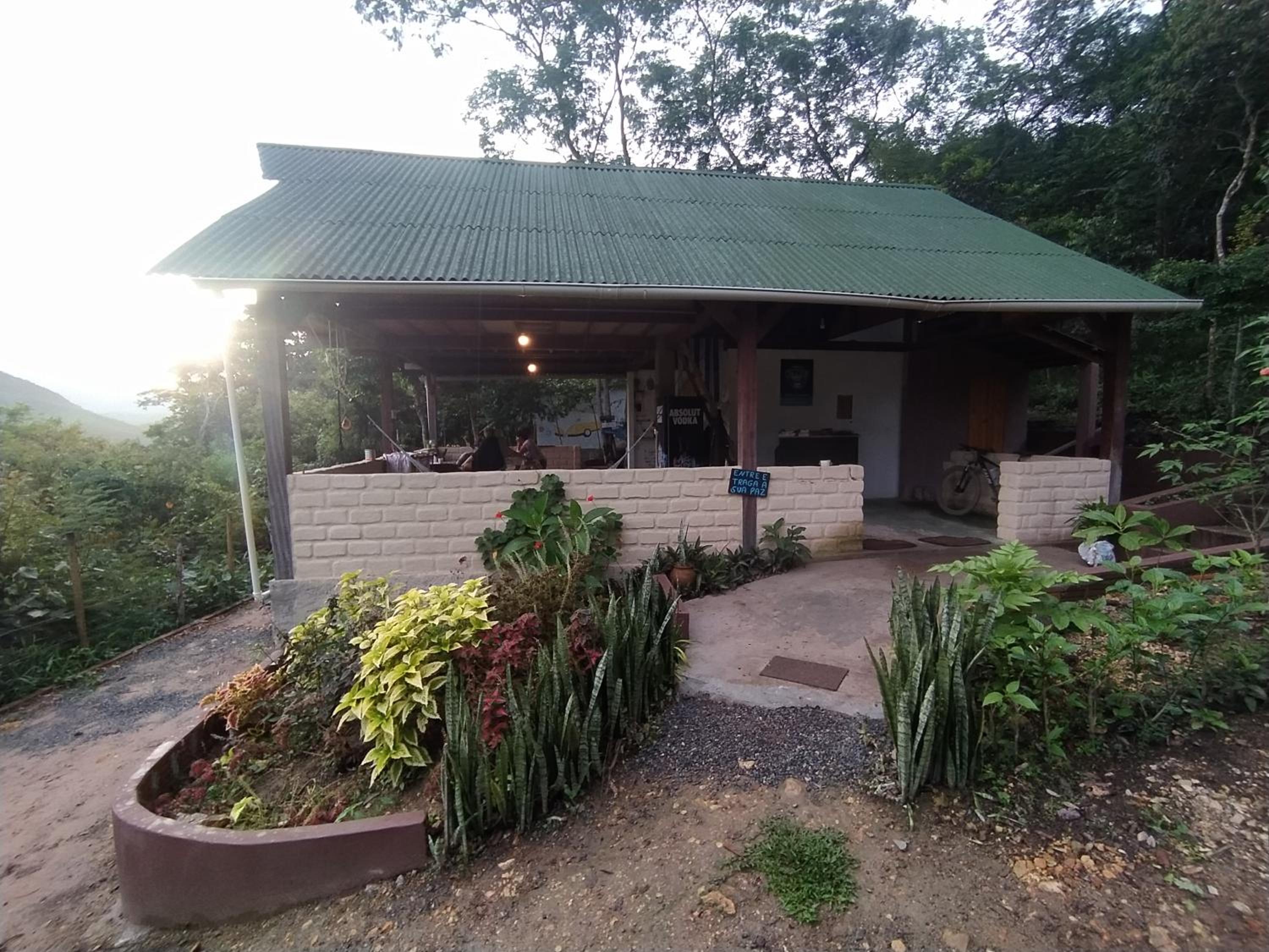 Kombi Hostel Camping view 2