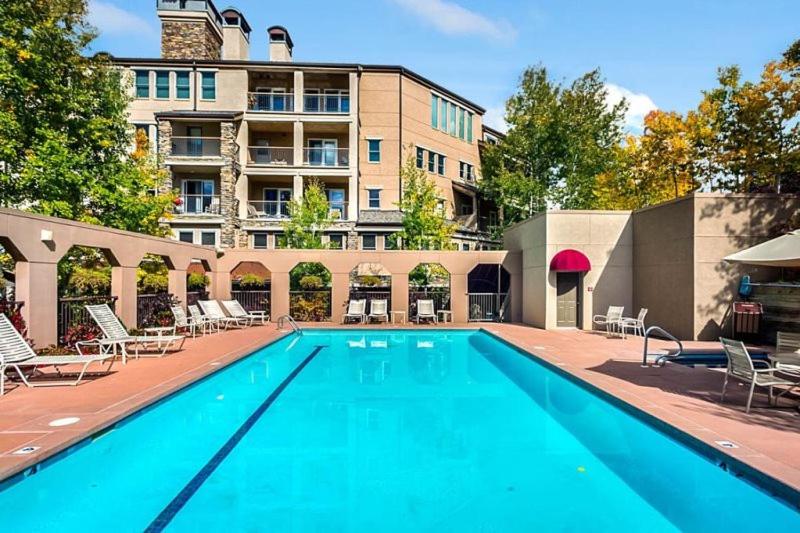 Premier Ski In, Ski-Out 1 Bedroom Condo With Spectacular Views, Heated Outdoor Pool And Hot Tub, Short Walk To Village view 5