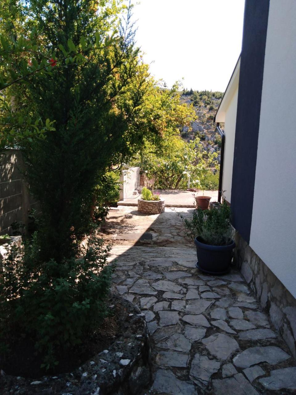 Villa The Cave