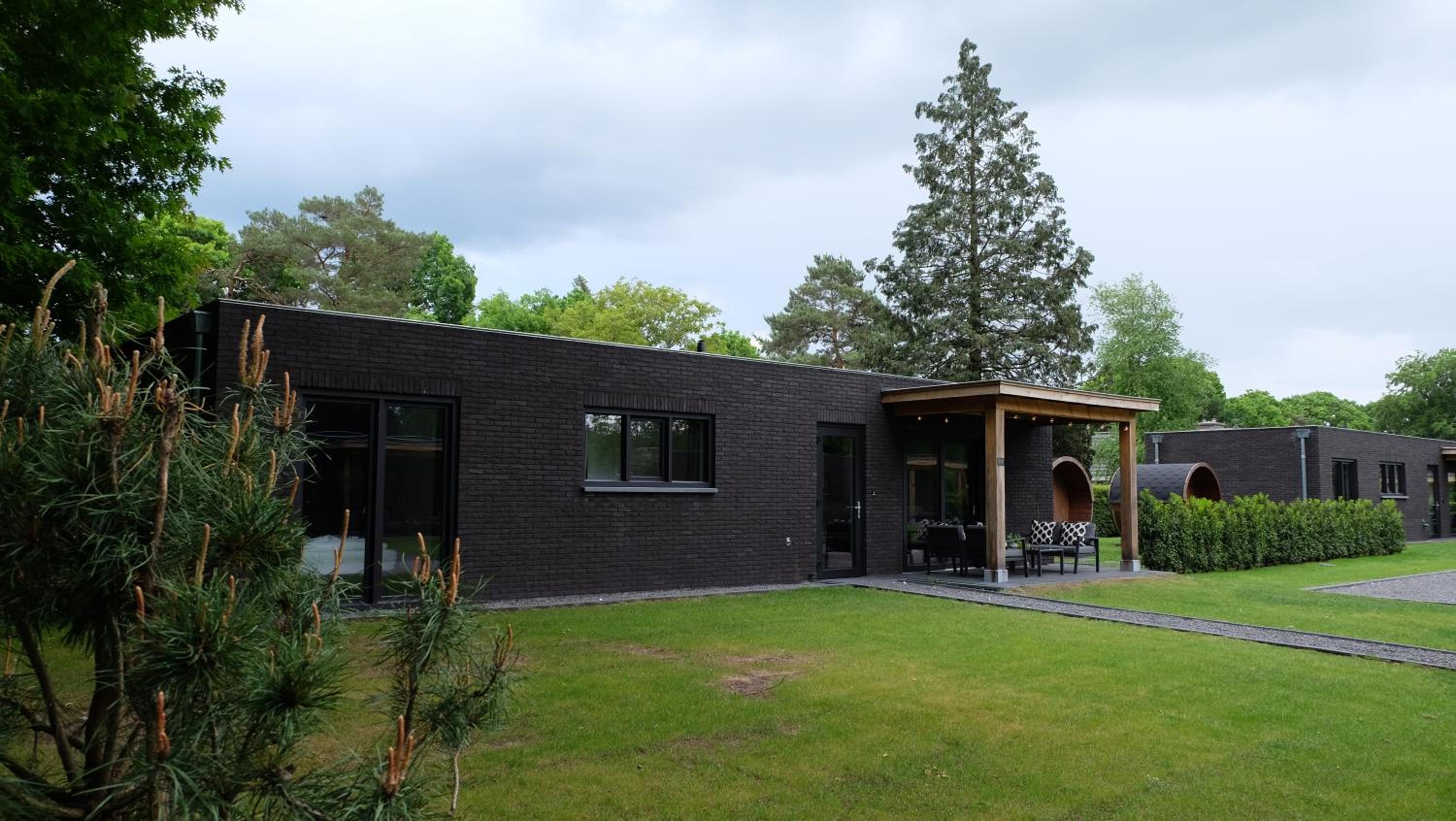 The White Oak - Luxe 4 persoons bungalow met prive sauna view 3