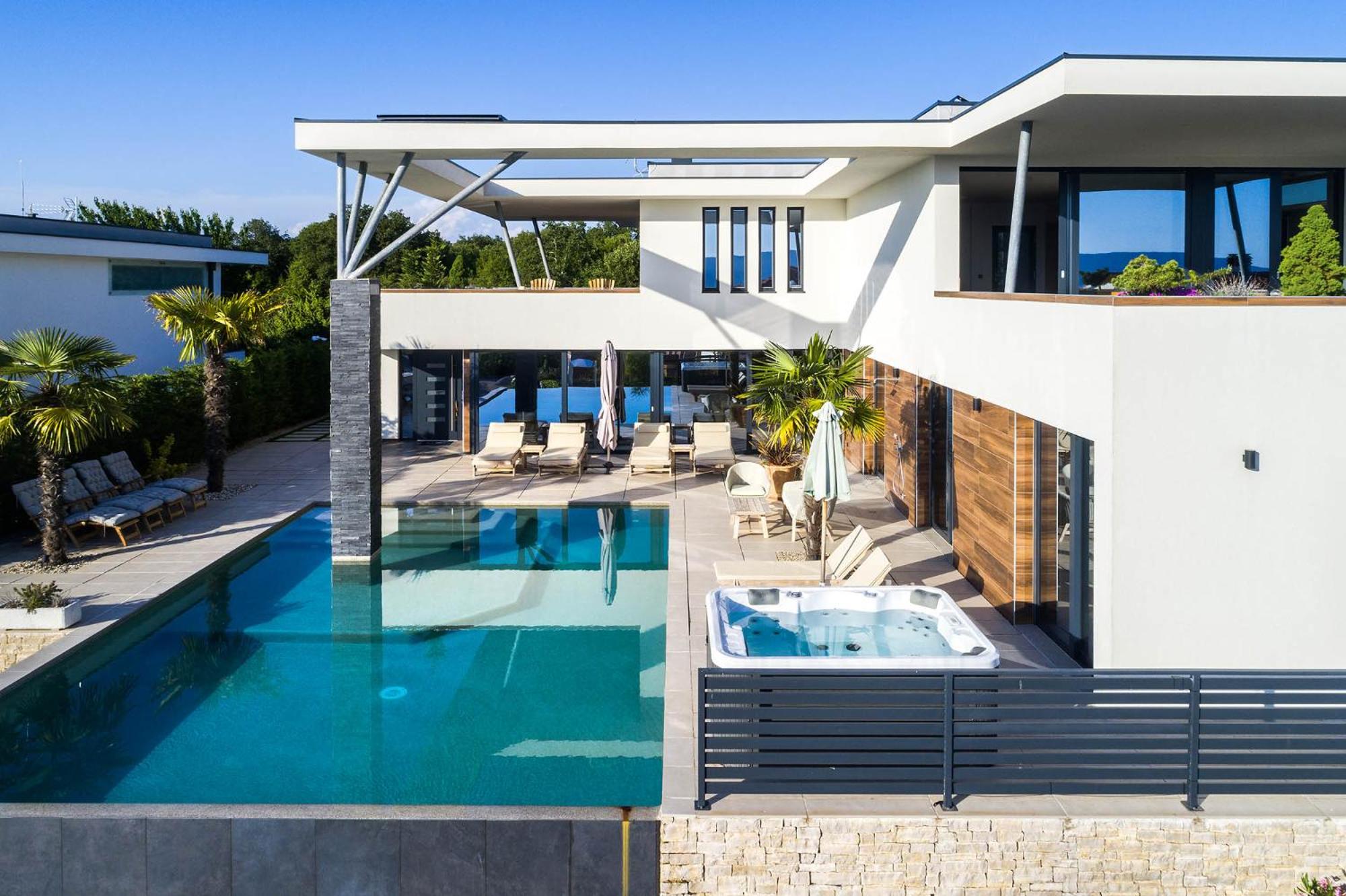 FIRST RESIDENCE Villa Eternity view 2