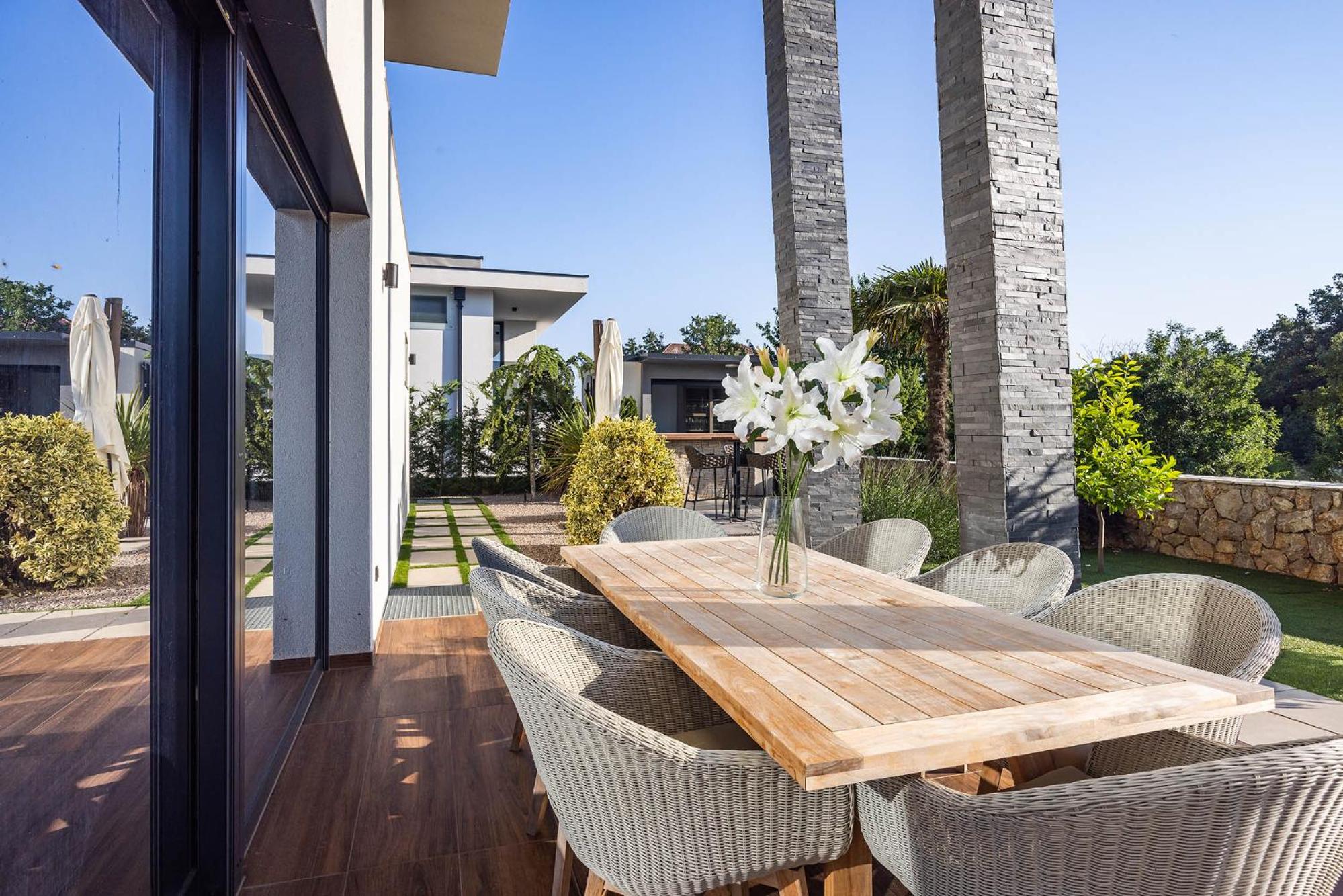 FIRST RESIDENCE Villa Eternity view 4