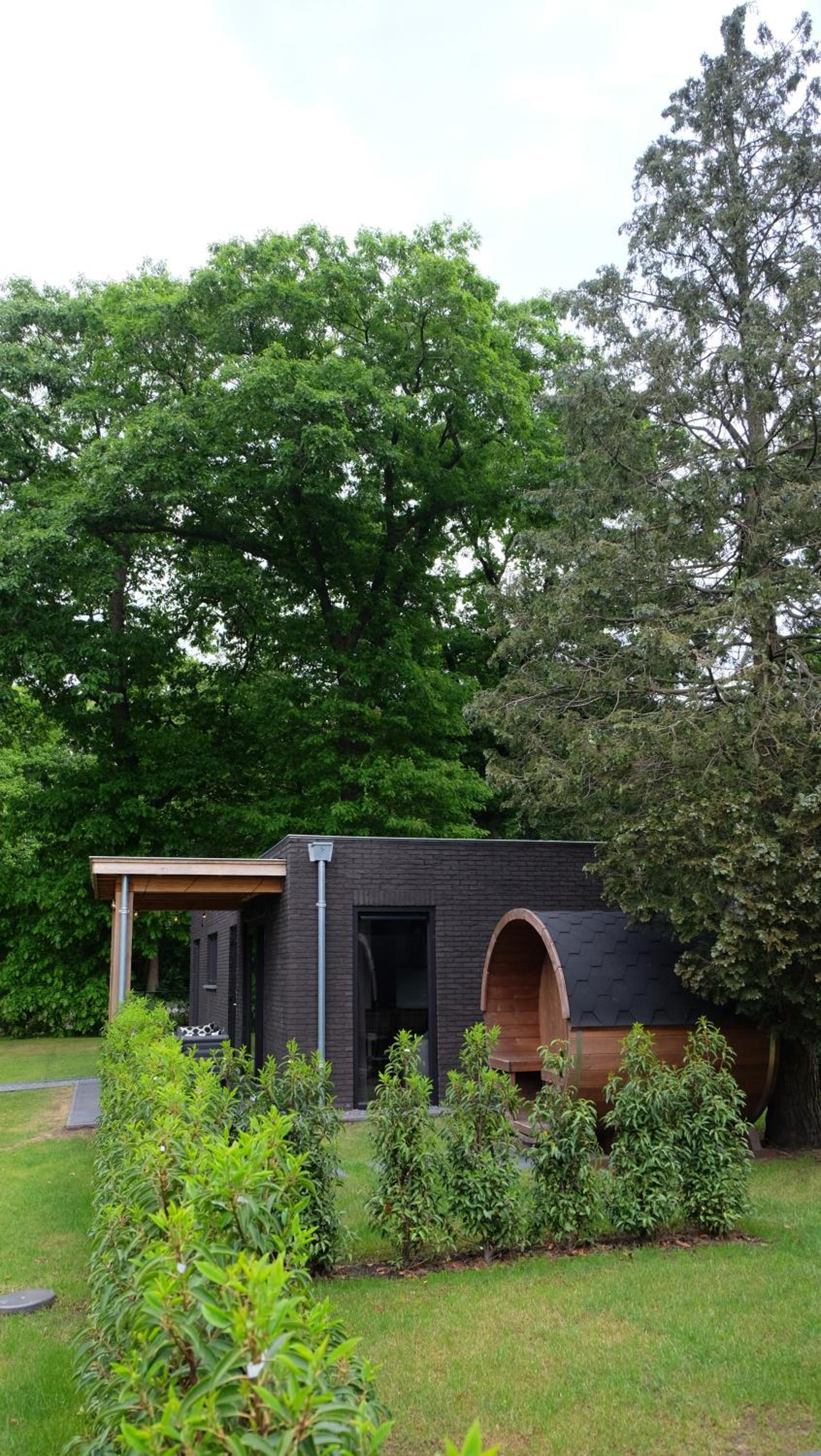The White Oak - Luxe 4 persoons bungalow met prive sauna view 5