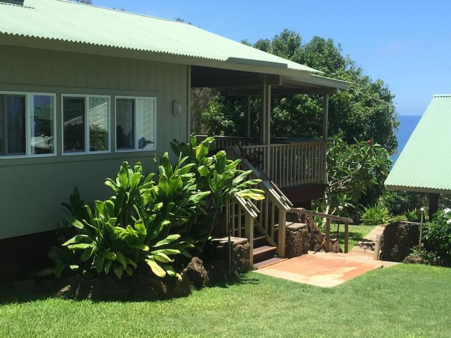 Waimea Bay Luxury Estate Views & Hot Tub view 4