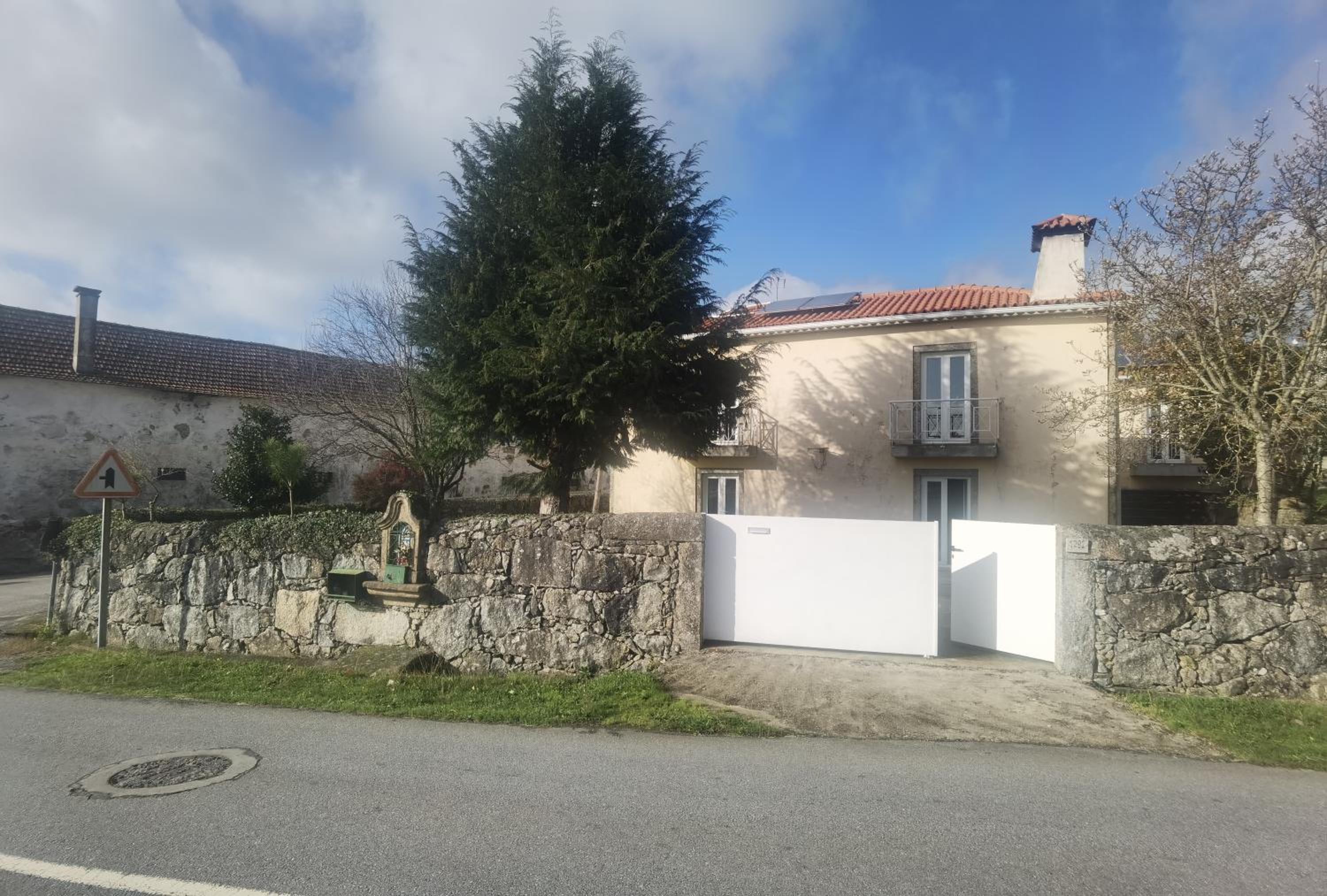 Fernandes House