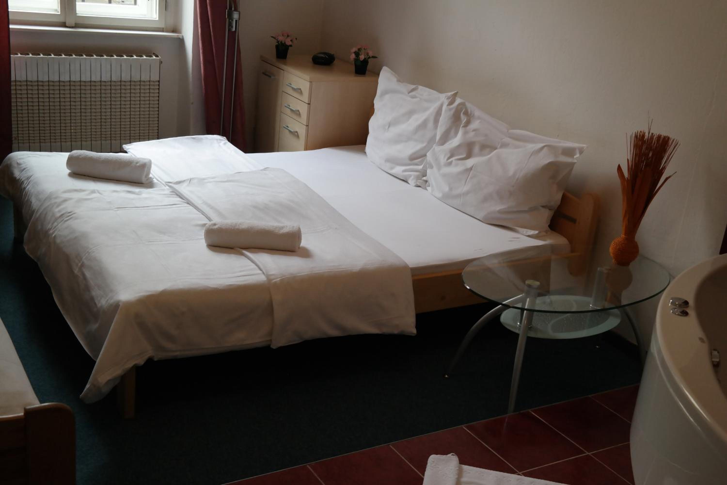 Hotel Praha Club bed & breakfast