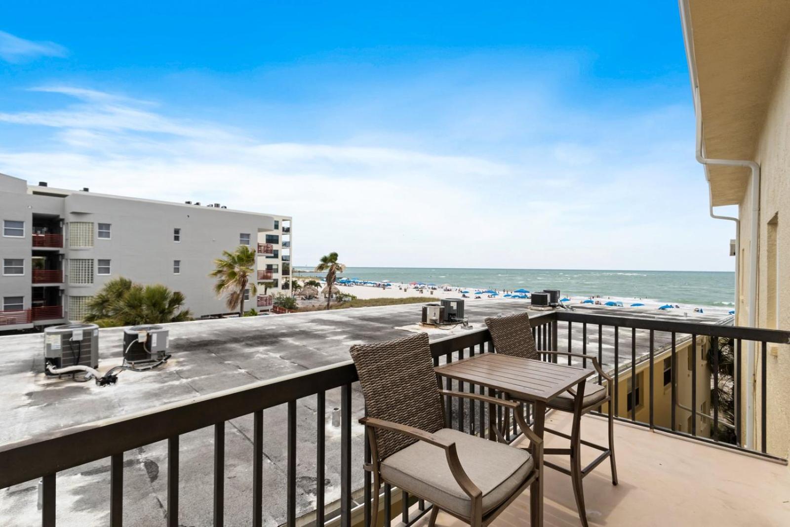 Beach View - Balcony - 2 Queen - Surf Song #350