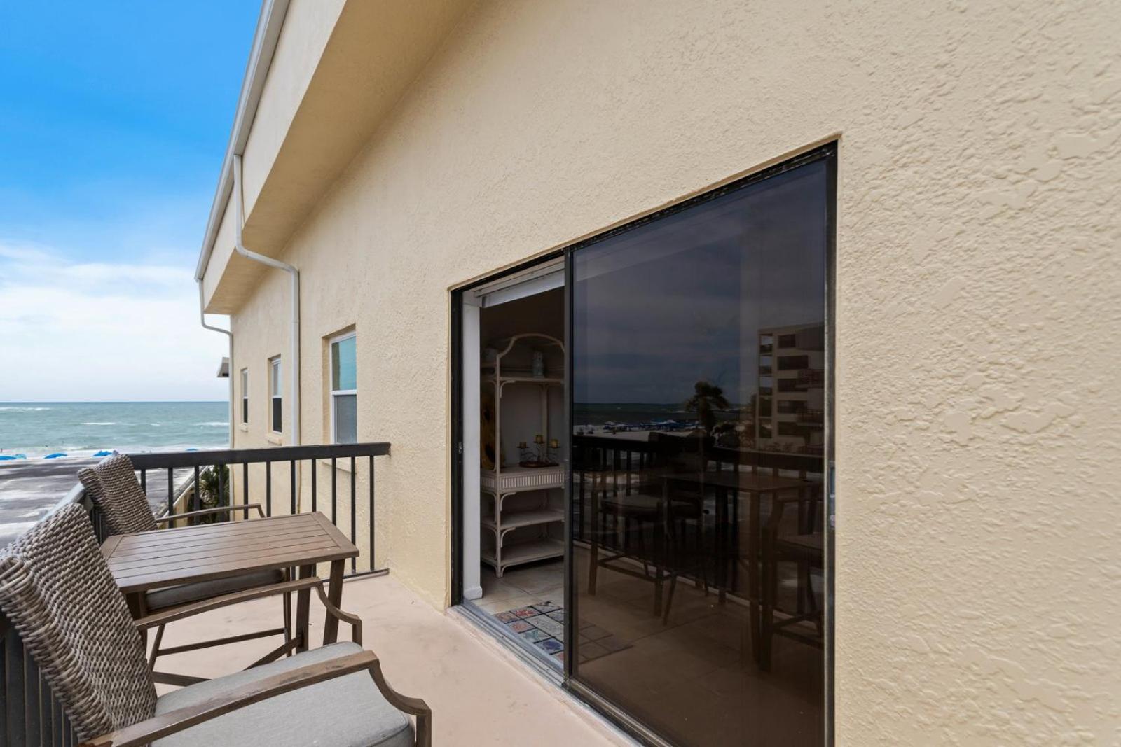 Beach View - Balcony - 2 Queen - Surf Song #350