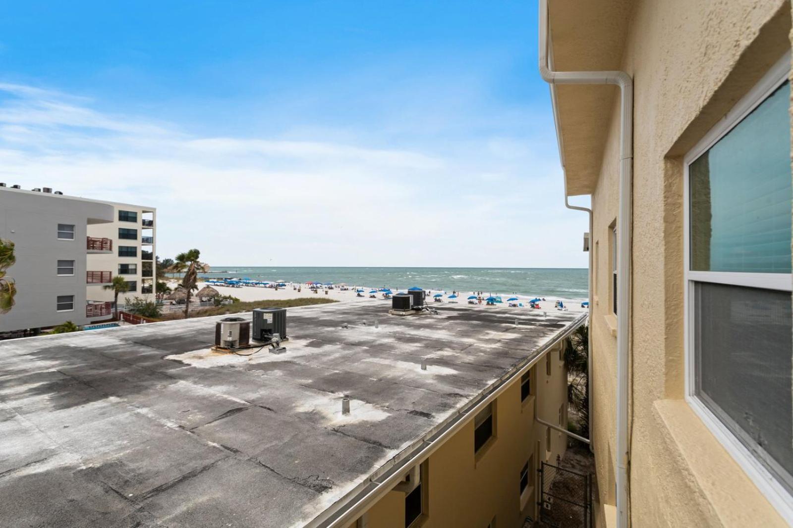 Beach View - Balcony - 2 Queen - Surf Song #350