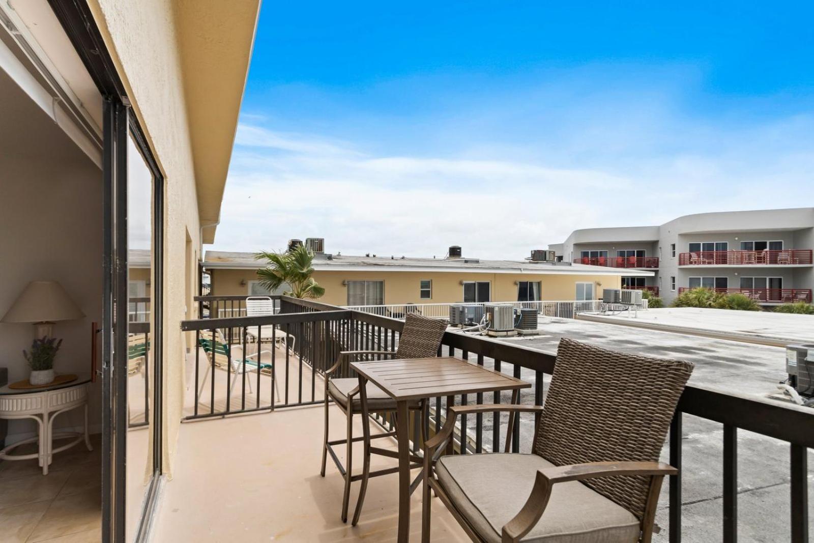 Beach View - Balcony - 2 Queen - Surf Song #350