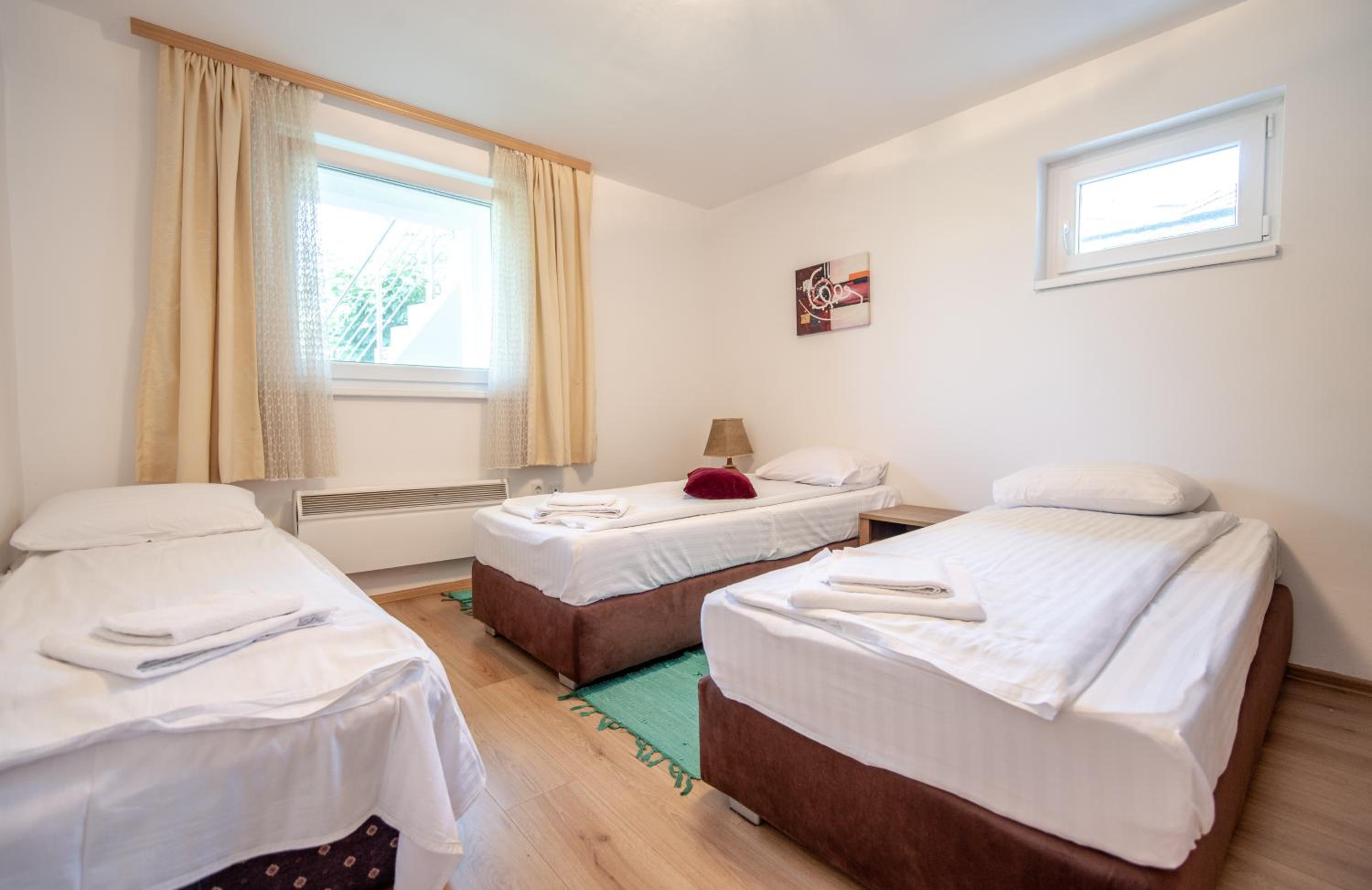 Apartman MirA