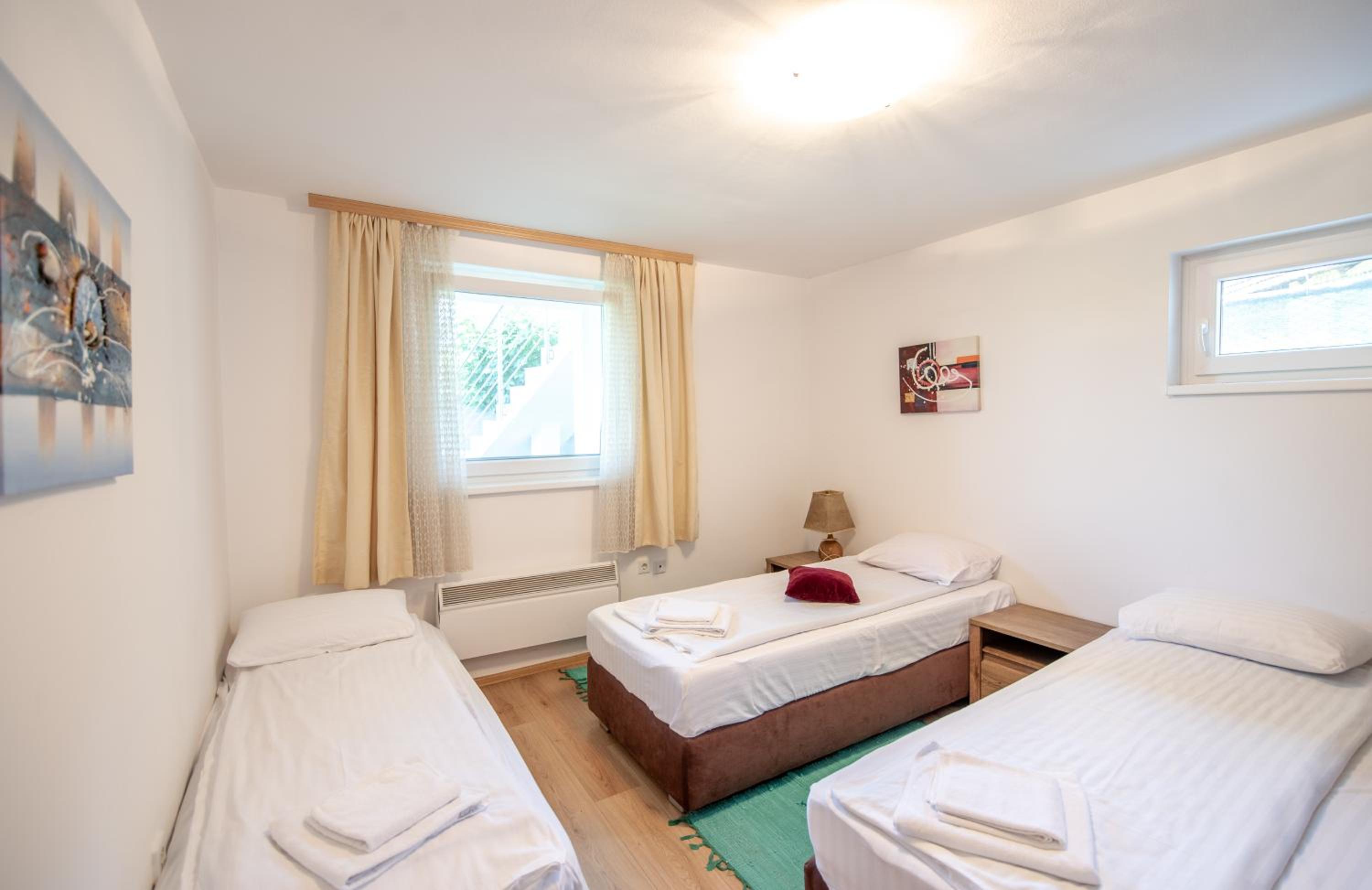 Apartman MirA