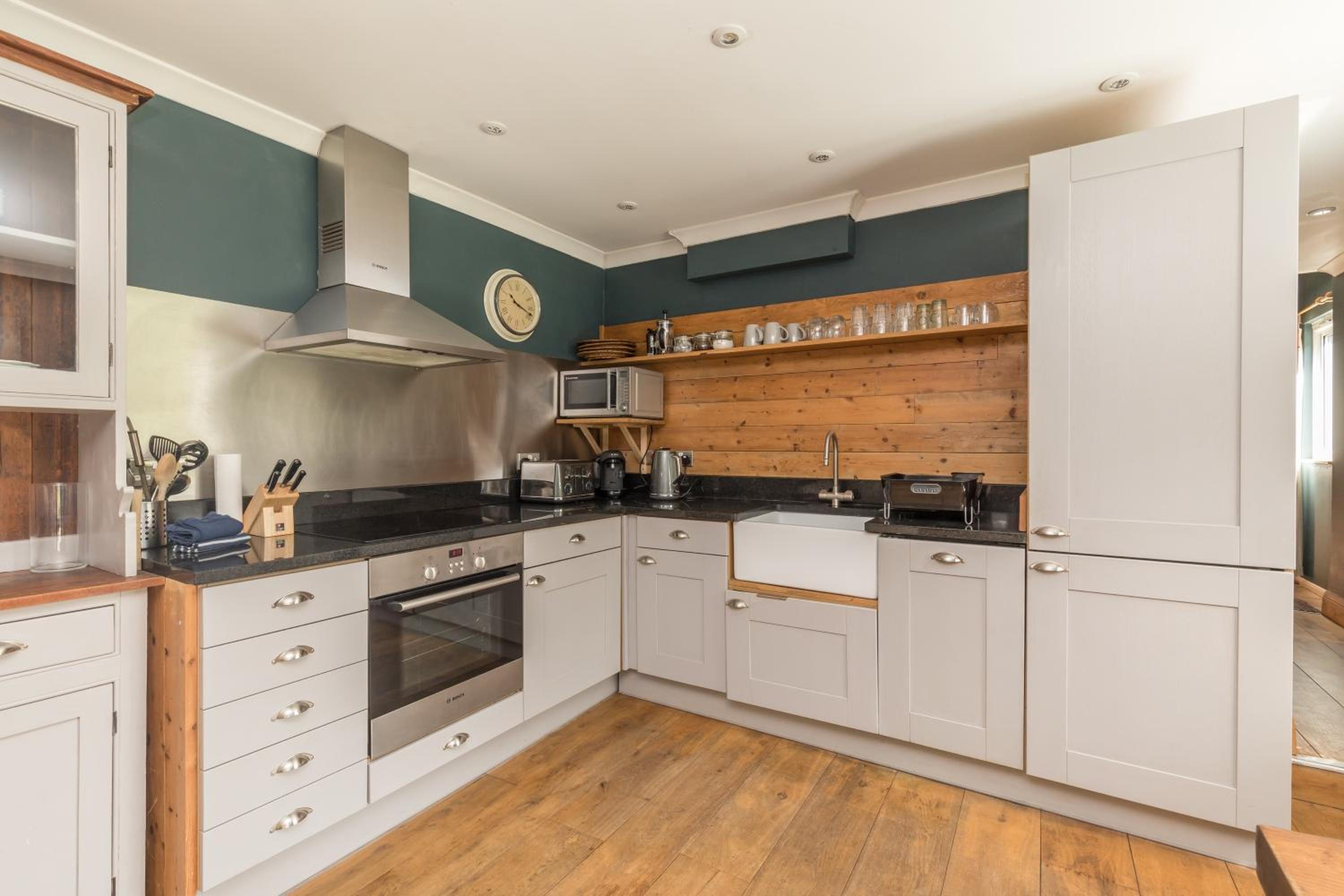Poundgate Park Cottage view 4