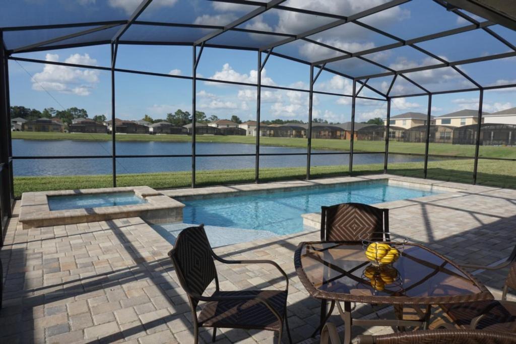 CozyKey Vacation Rentals - Crystal Cove