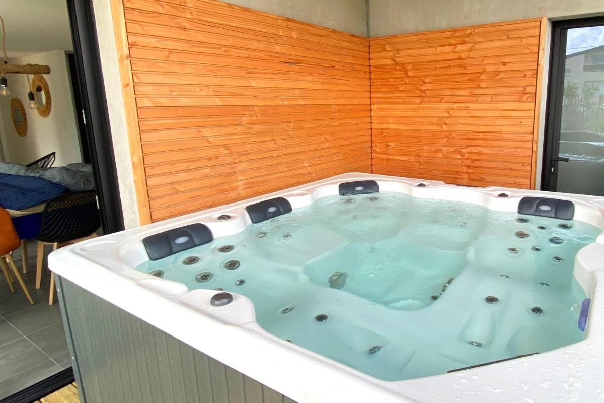 Hotel Carantec, New House, Jacuzzi, Garden, 8 Persons