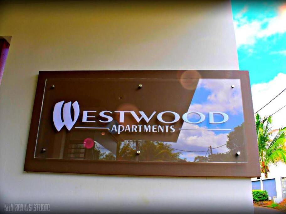 Modern and cosy condo: Westwood Apartments view 4