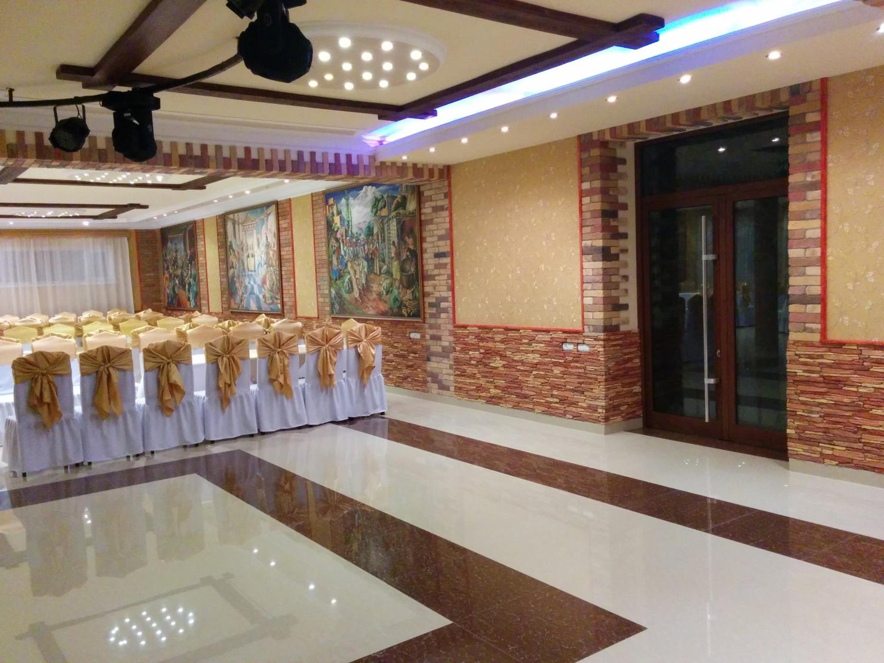 Erazank Hotel