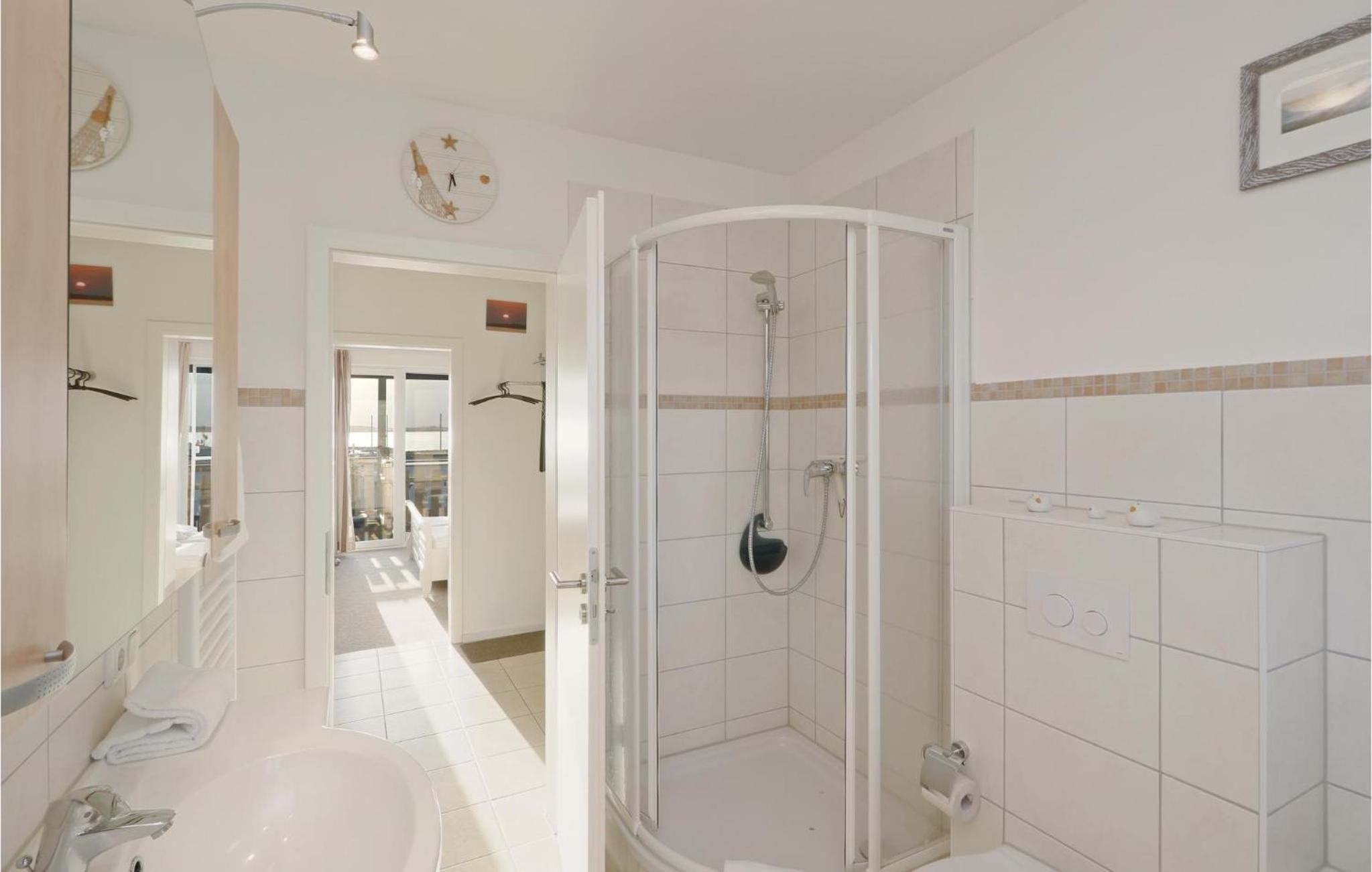 1 Bedroom Gorgeous Apartment In Rechlin