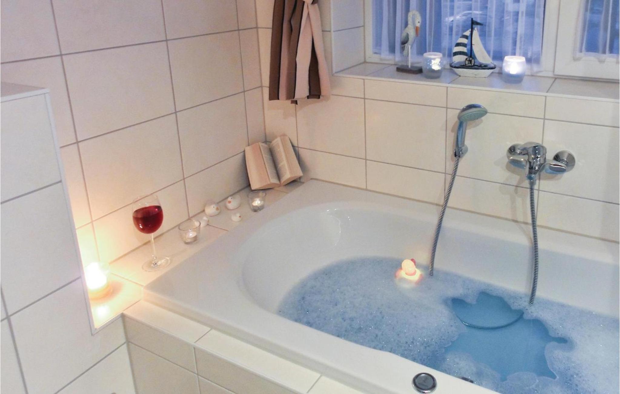 1 Bedroom Gorgeous Apartment In Rechlin