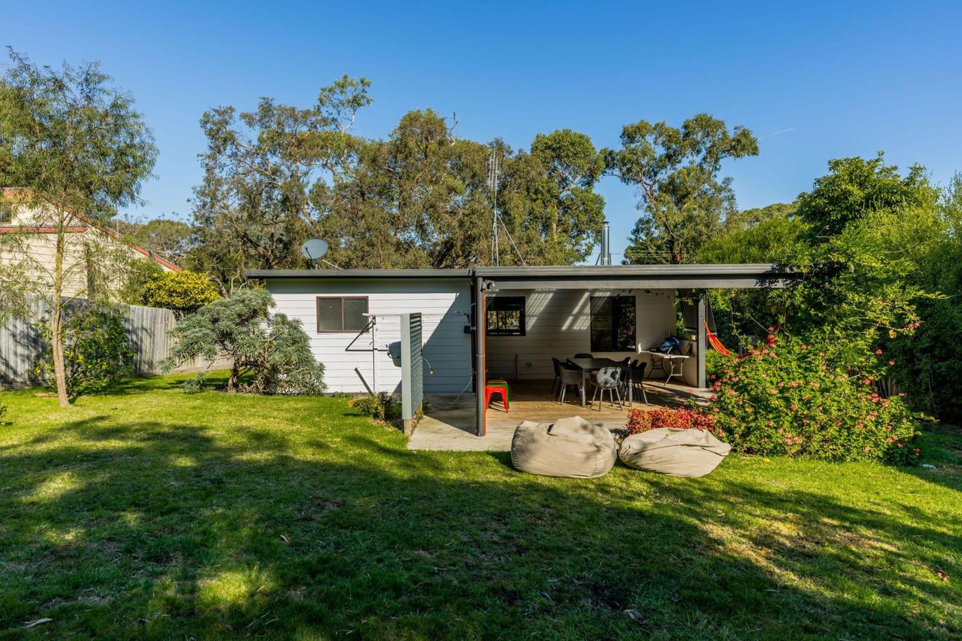 Cozy Beach Hideaway Pet friendly