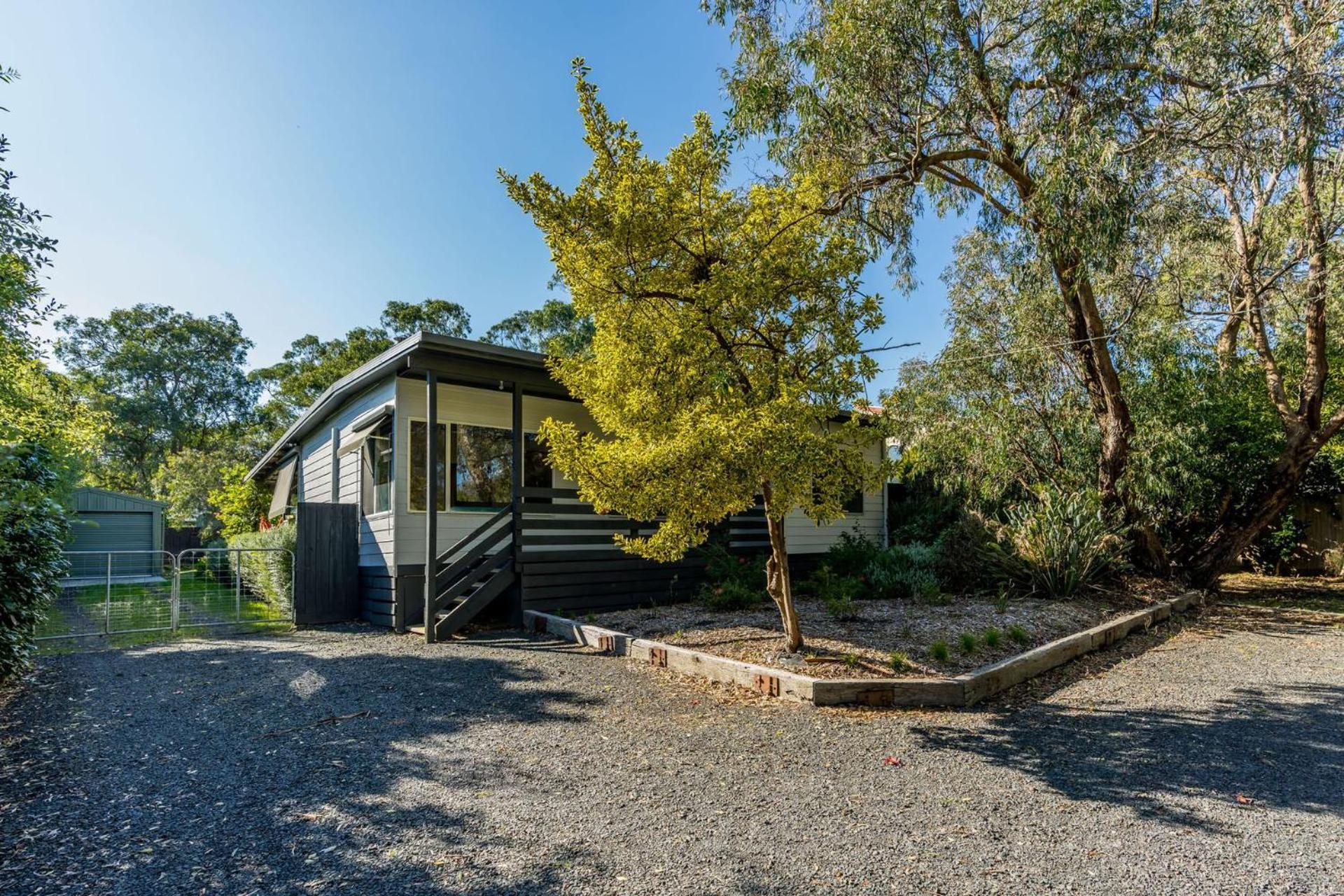 Cozy Beach Hideaway Pet friendly