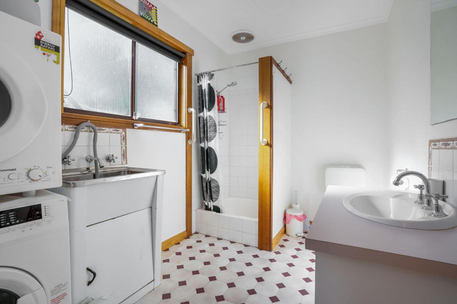 Cozy Beach Hideaway Pet friendly