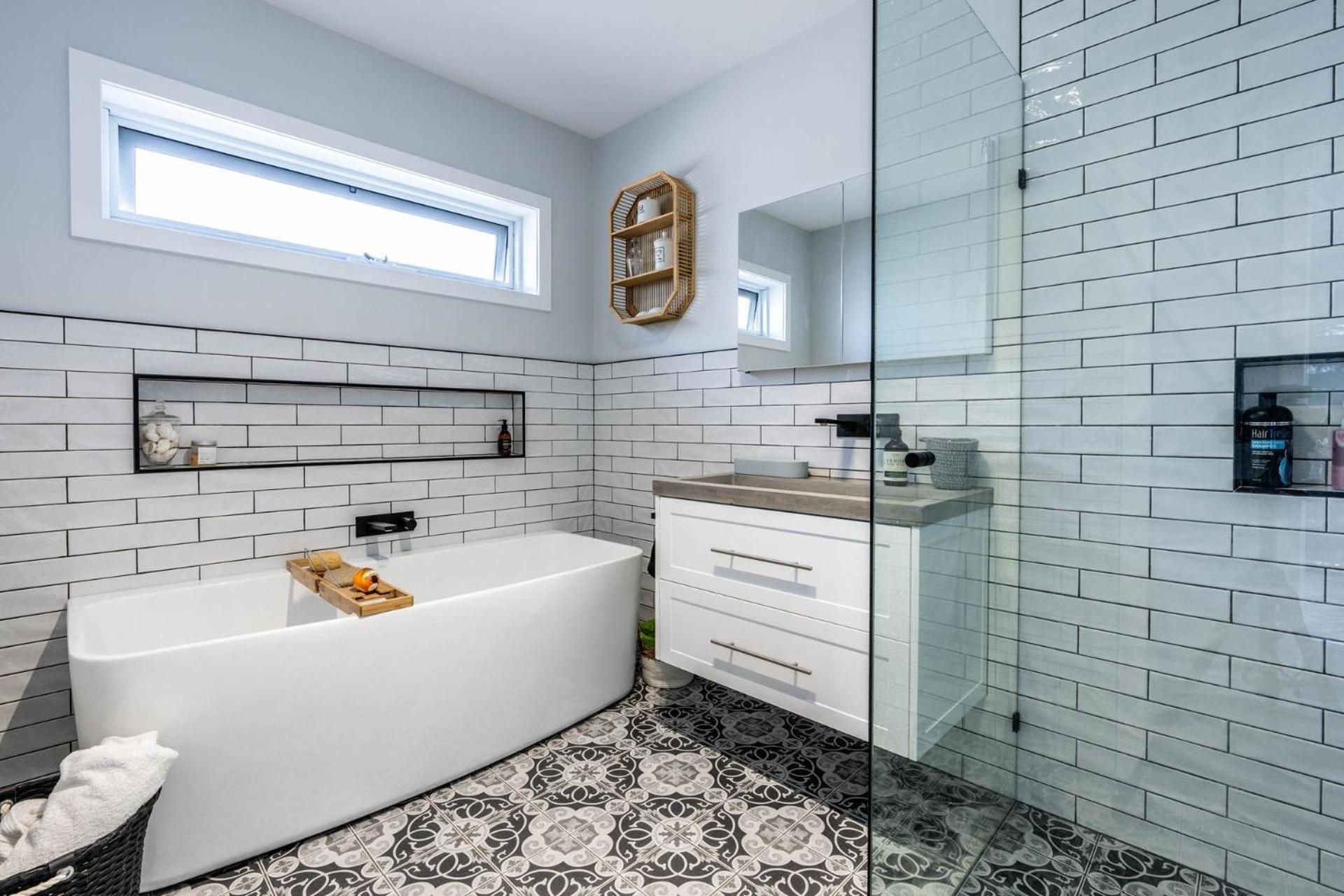 Coastal Chic on Howsam