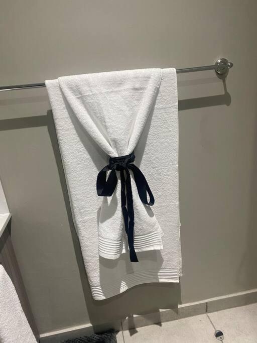 Stylish Dante’s 1-bedroom condo free Wifi & Cinema