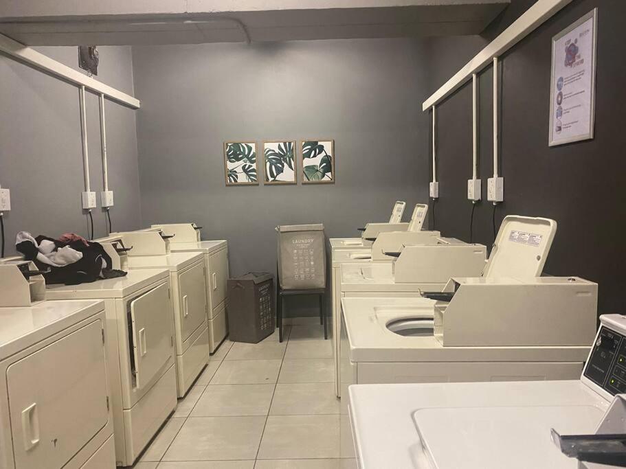 Stylish Dante’s 1-bedroom condo free Wifi & Cinema