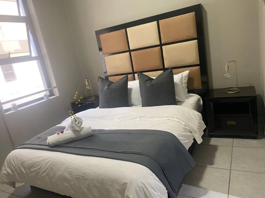 Stylish Dante’s 1-bedroom condo free Wifi & Cinema