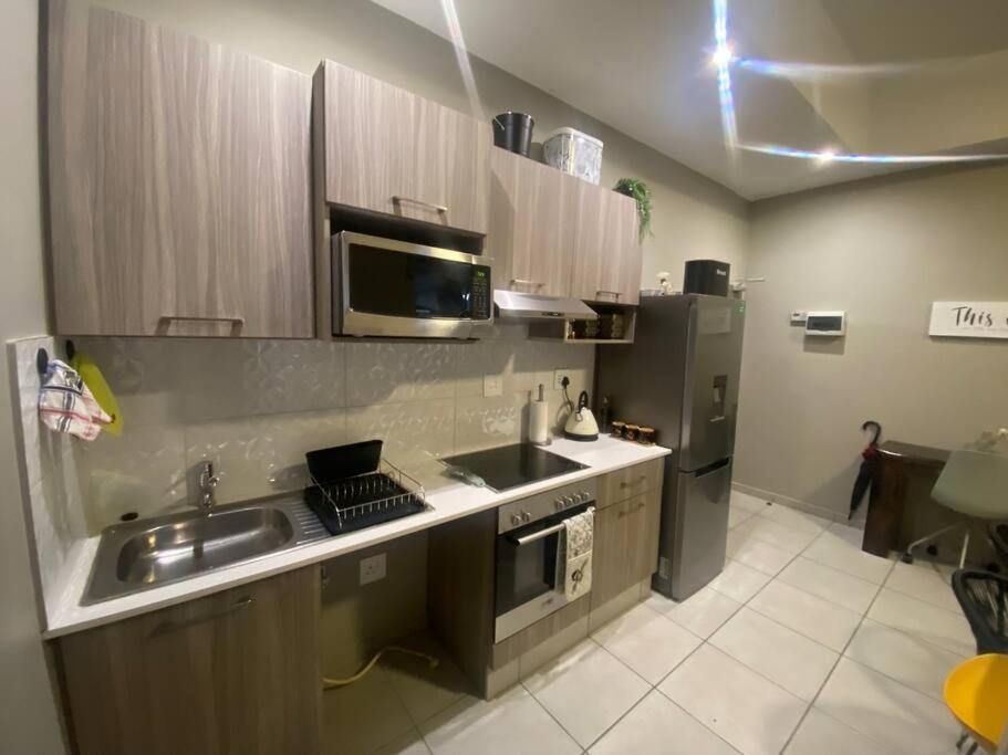 Stylish Dante’s 1-bedroom condo free Wifi & Cinema