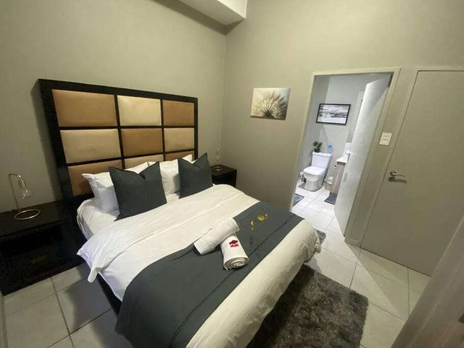 Stylish Dante’s 1-bedroom condo free Wifi & Cinema