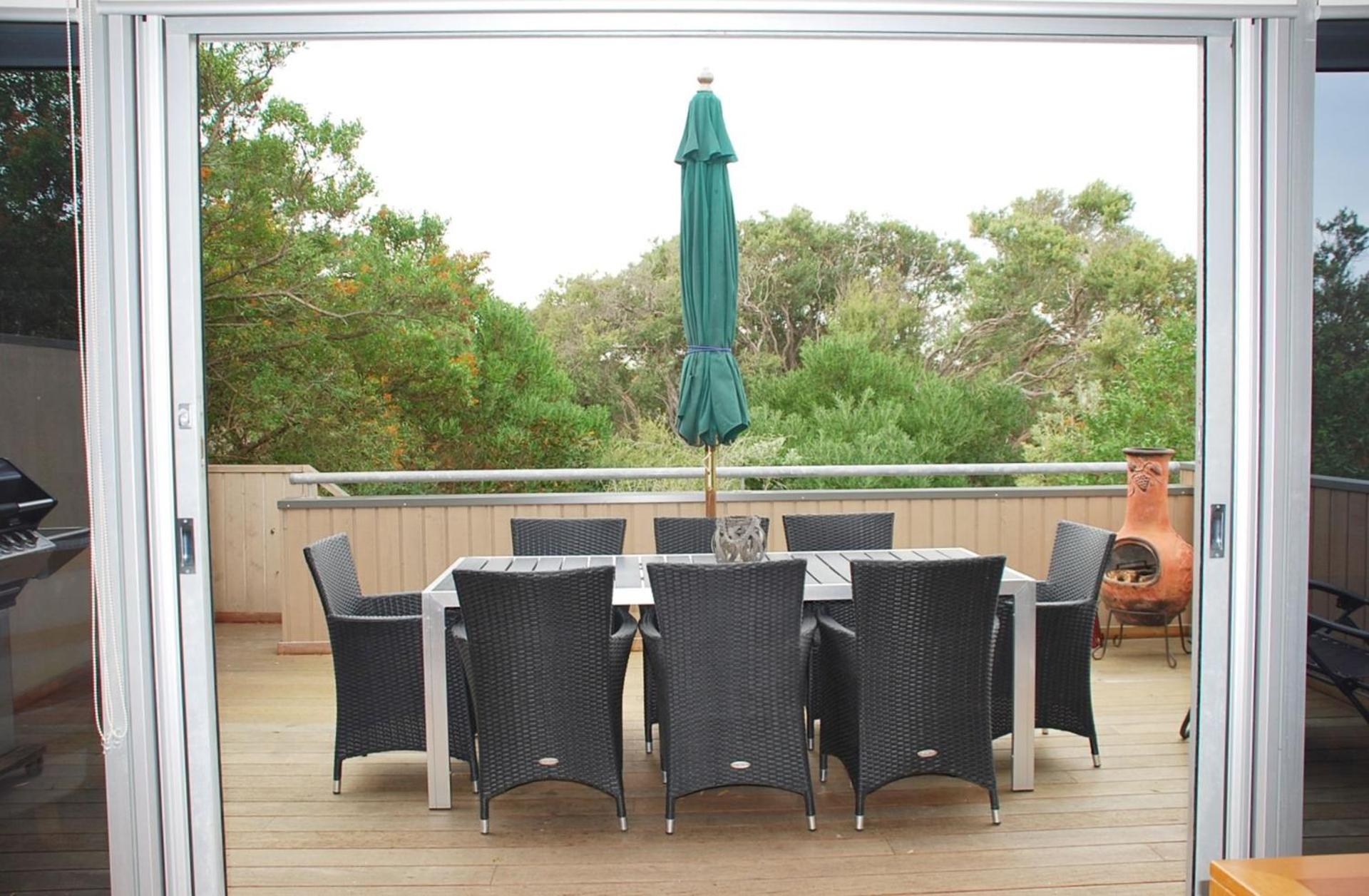 Stylish Holiday Home opposite Surf