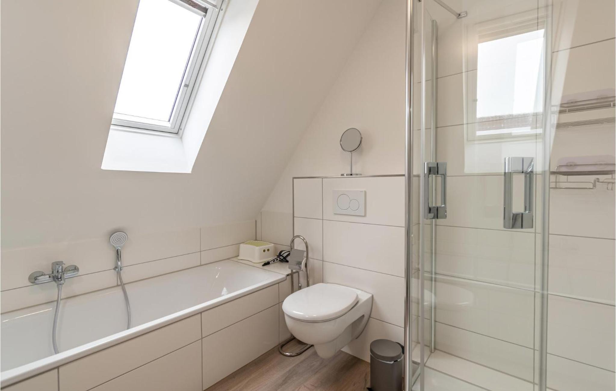 3 Bedroom Stunning Apartment In Büsum