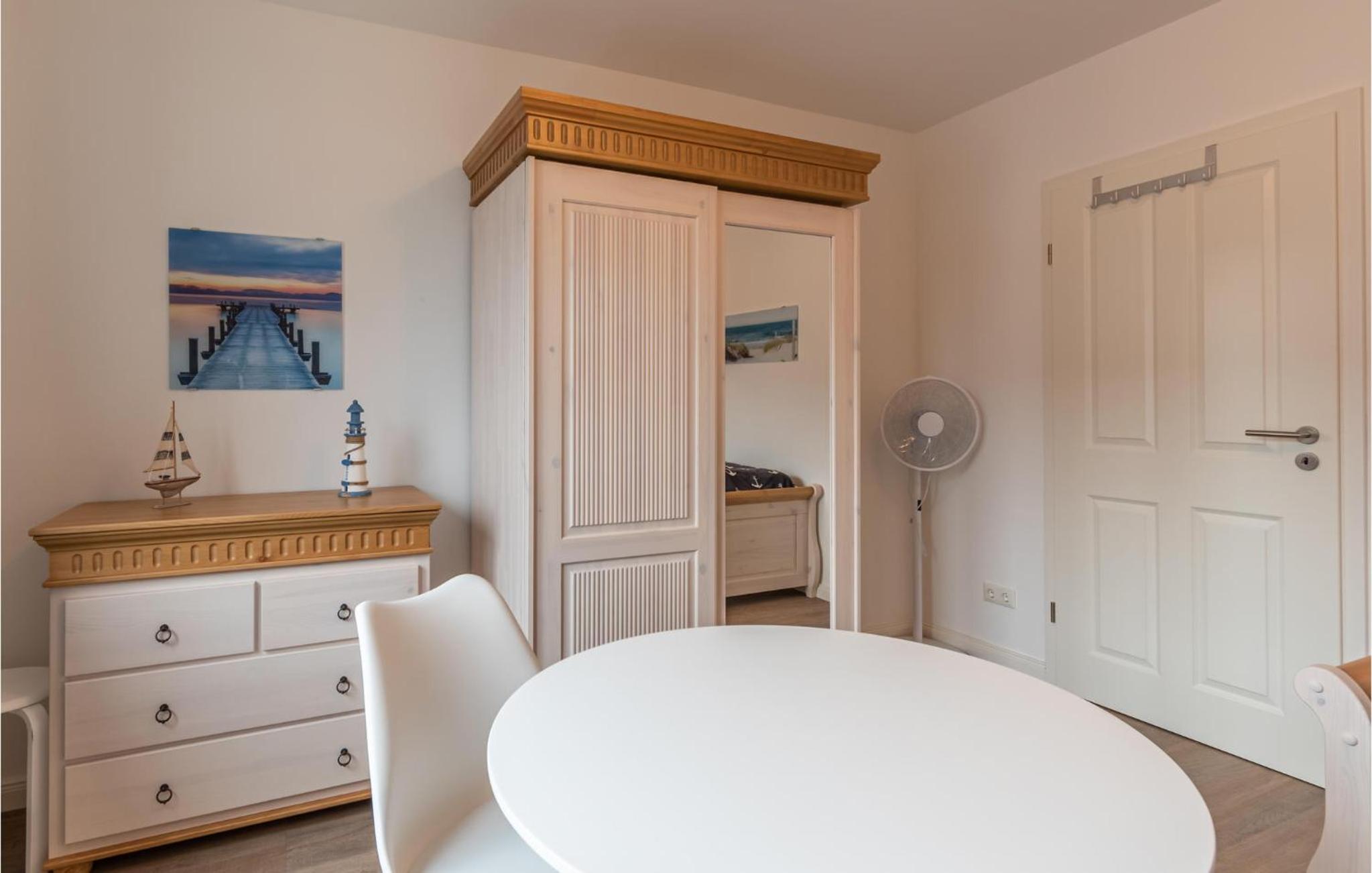 3 Bedroom Stunning Apartment In Büsum