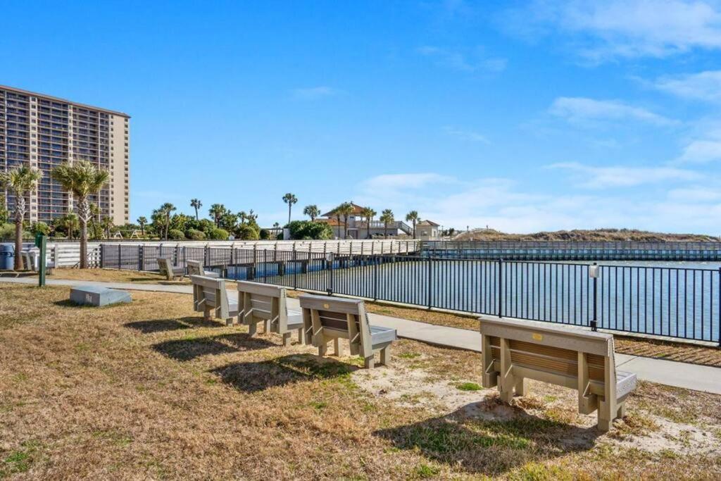 *FRESH & COZY BEACH GETAWAY*KING*POOLS*Hiking*MORE*B224 view 3