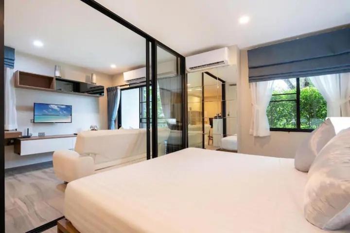 Nayang Beach Brand New Executive Luxury Condo view 5