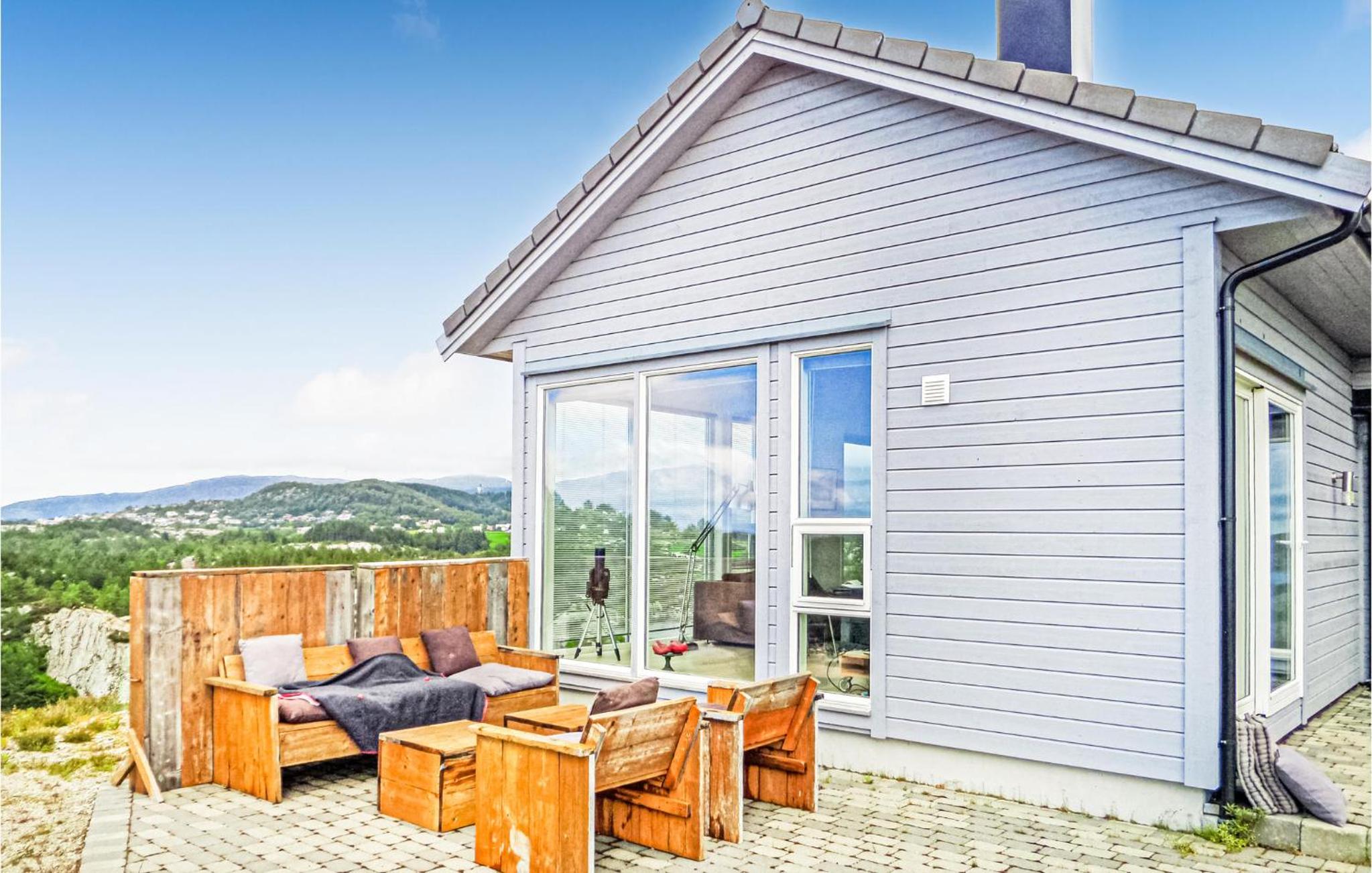 Stunning Home In Fitjar With House Sea View