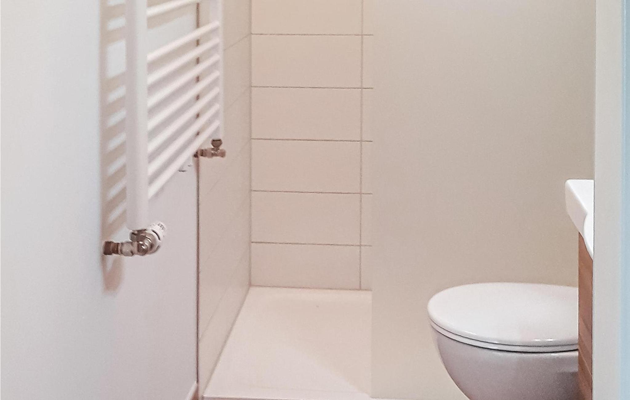 1 Bedroom Nice Home In Fuhlendorf