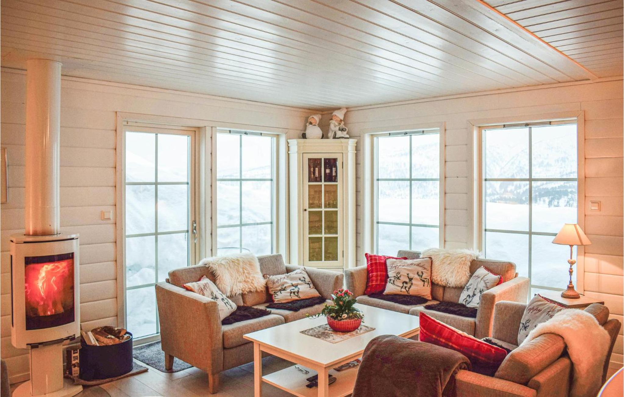 5 Bedroom Cozy Home In Norheimsund view 3