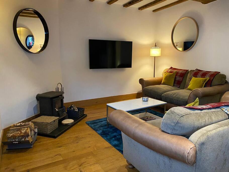 The Horners - Cheshire Village, Parking, Walks, Aga, dogs view 3