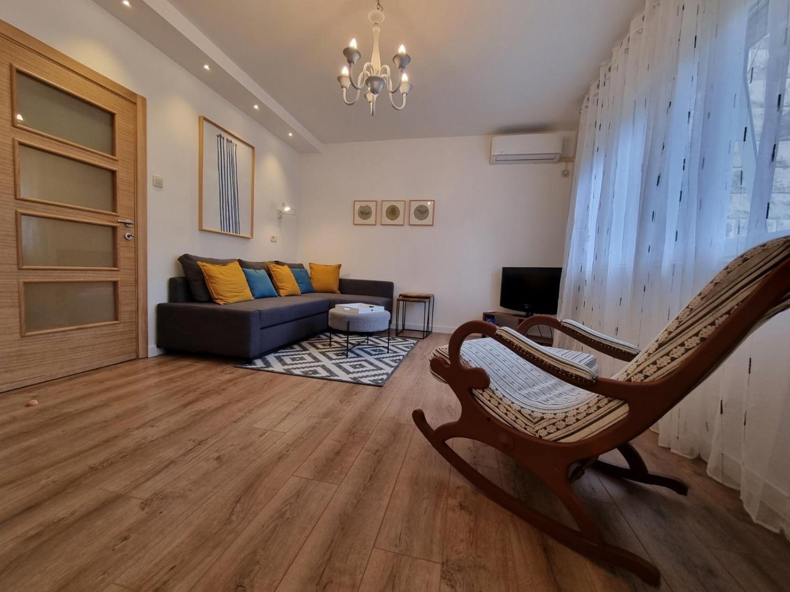 Golden Fields Apartment near the Old Town view 3
